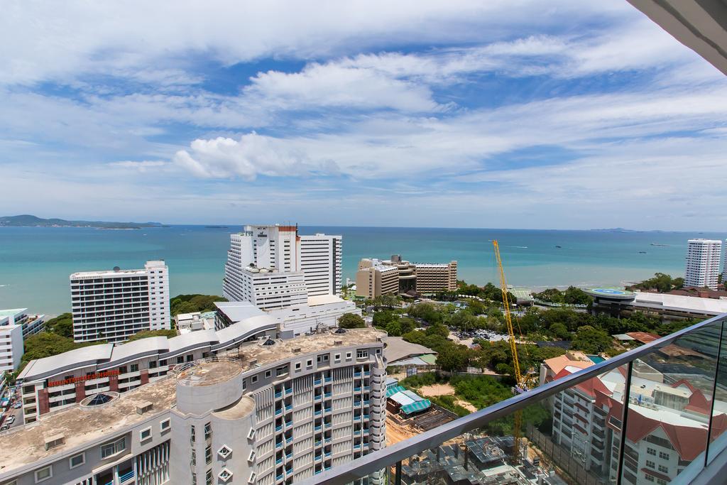 The Cliff Residence Condo Pattaya Room photo