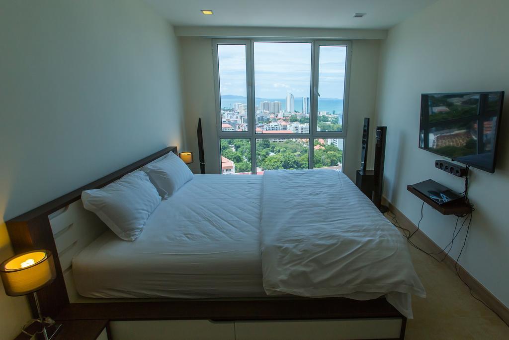 The Cliff Residence Condo Pattaya Room photo