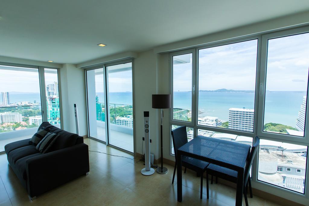 The Cliff Residence Condo Pattaya Room photo