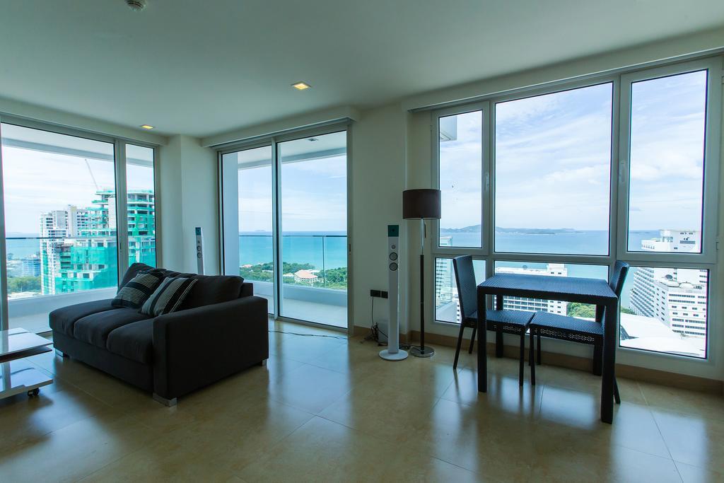 The Cliff Residence Condo Pattaya Room photo