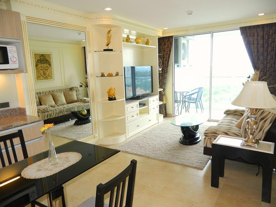 The Cliff Residence Condo Pattaya Room photo